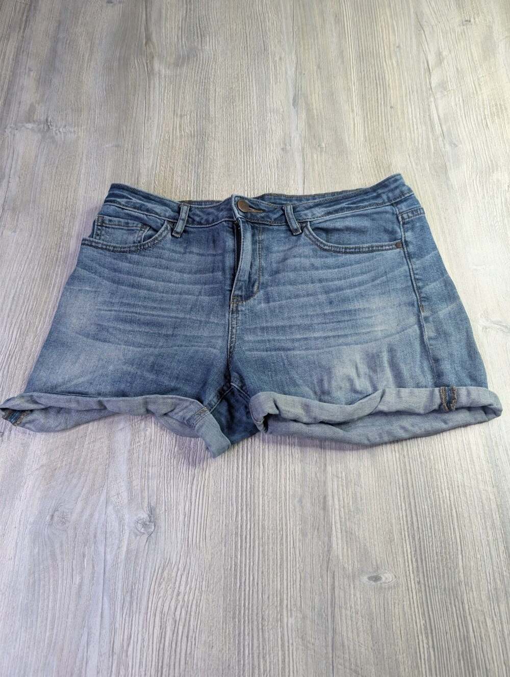 LC Lauren Conrad Women's Mid-Rise Cuffed Denim Jean Shorts Size 10